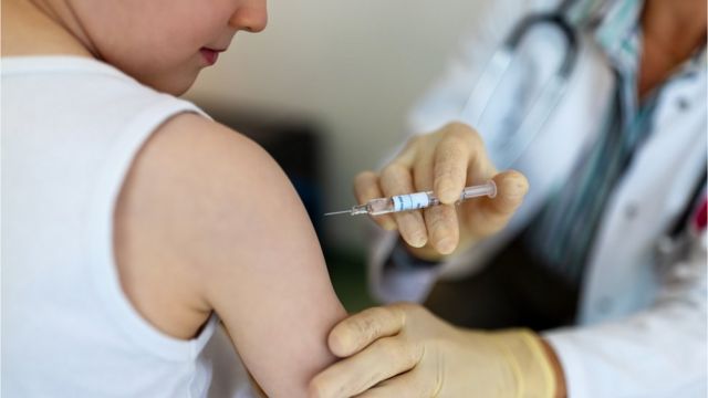  ما رأيك في منح رخصة ترويج للقاح فايزر للفئة العمرية 5 -11 سنة في تونس ؟